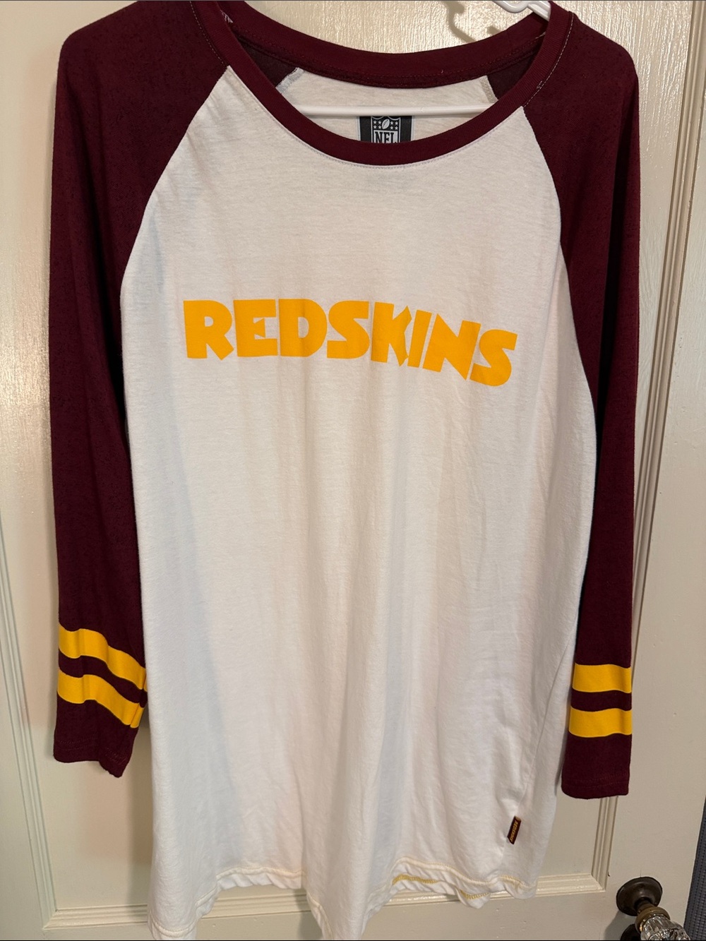 NFL Raglan Tee - White, Burgundy & Gold Redskins Graphic